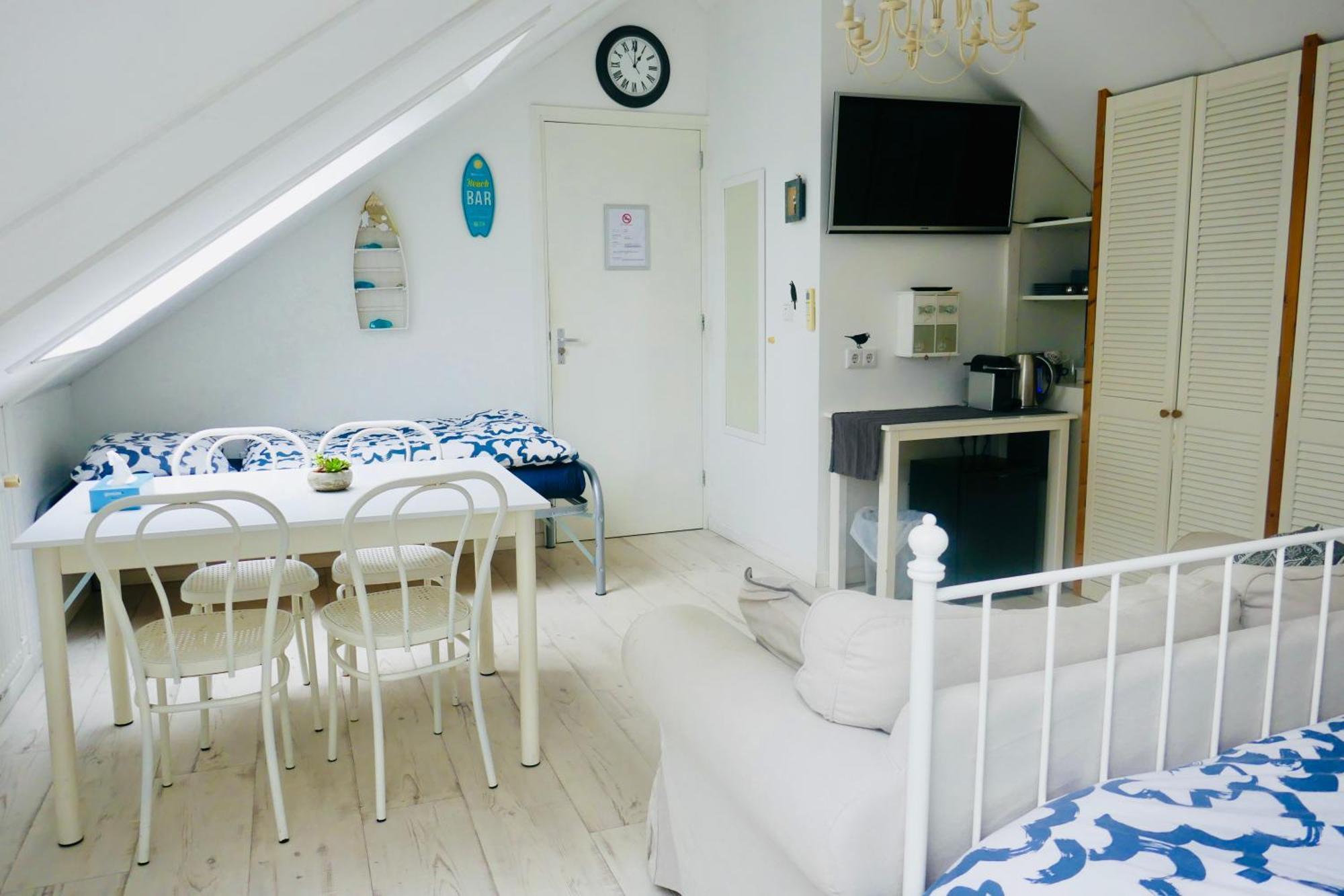Silver Moon Bed & Breakfast Voorschoten Exterior photo